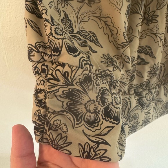 Garnet Hill Black and Olive Floral swim tankini top size 10 - Picture 3 of 8